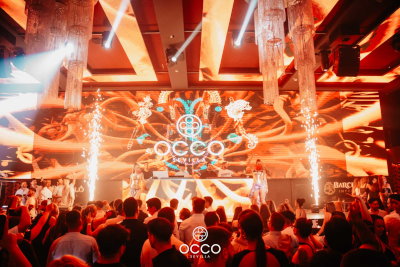 Zona lounge del Pool Club Occo Sevilla