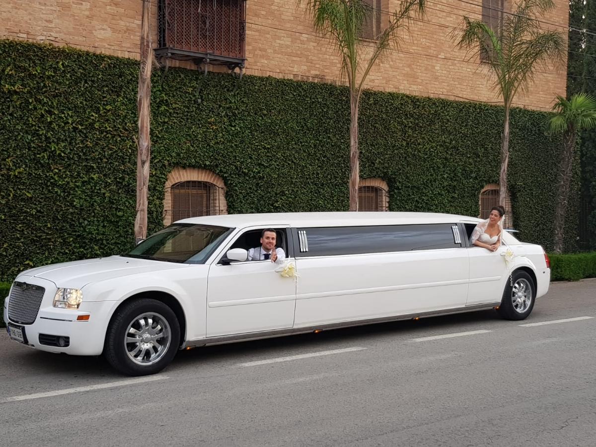 Limusina Chrysler Gris en Valencia